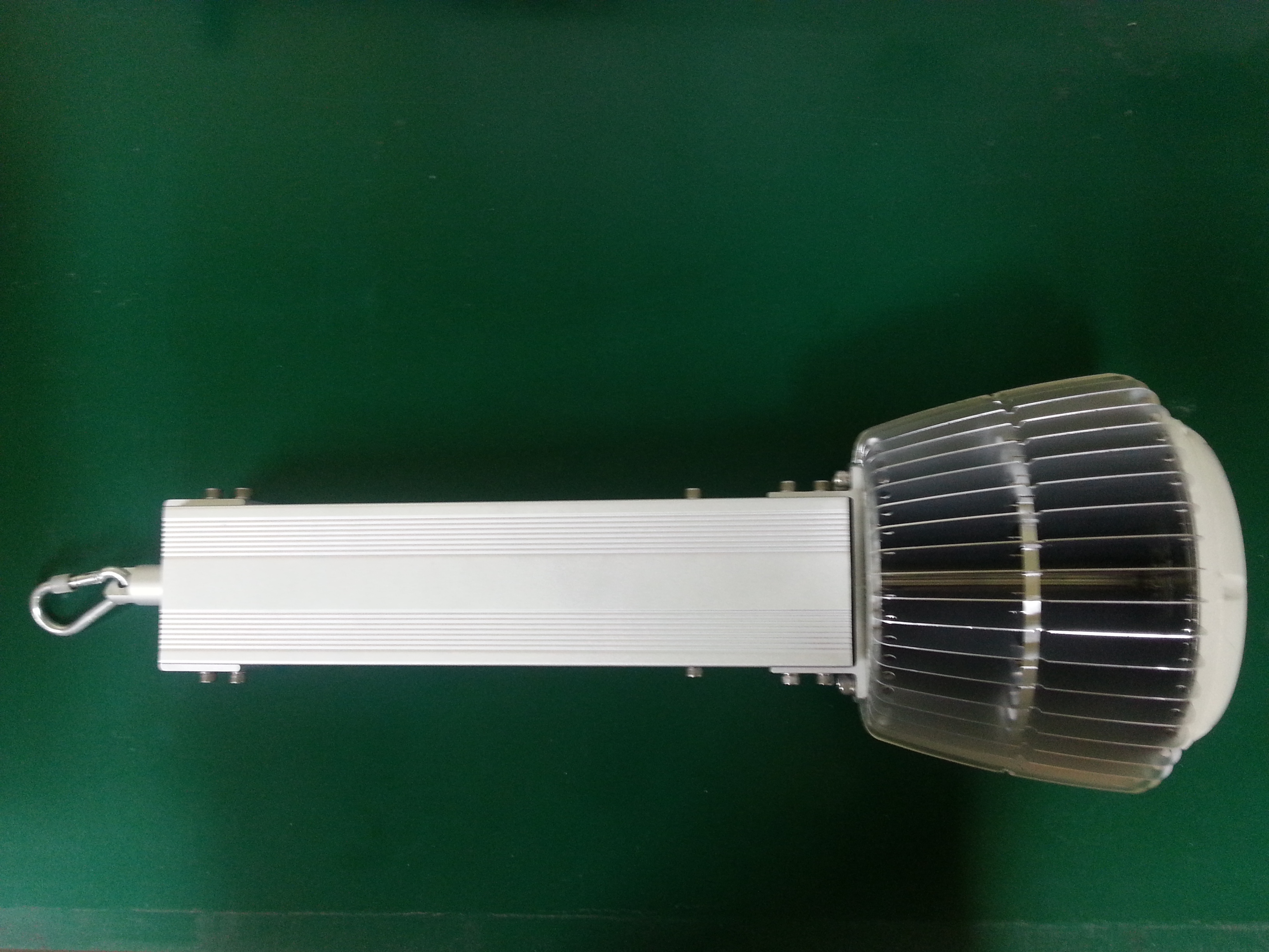 LED HIGH BAY LAMP with HEAT SINK which specializes in optimal light distribution and heat exhaust